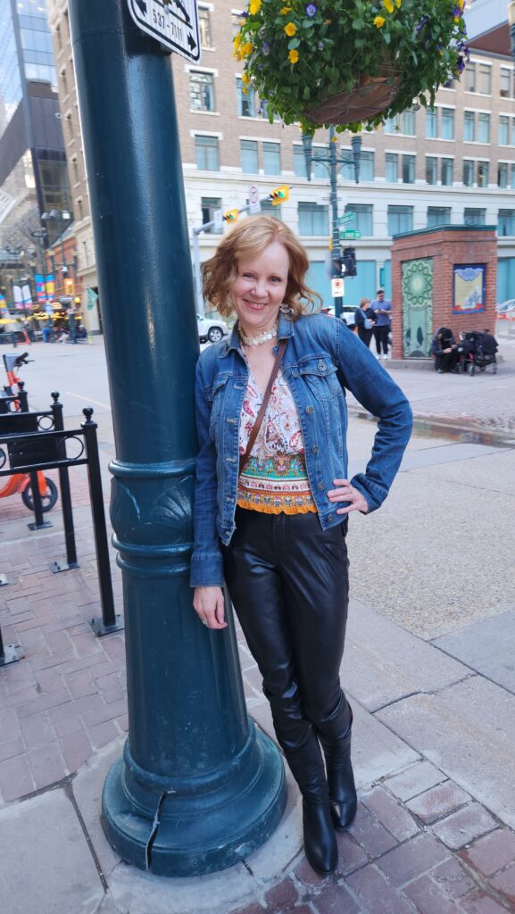 Fiona McKenzie facilitator of calgary conscious events